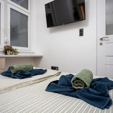 Relax Apartment By The Parliament Budapest Exterior foto